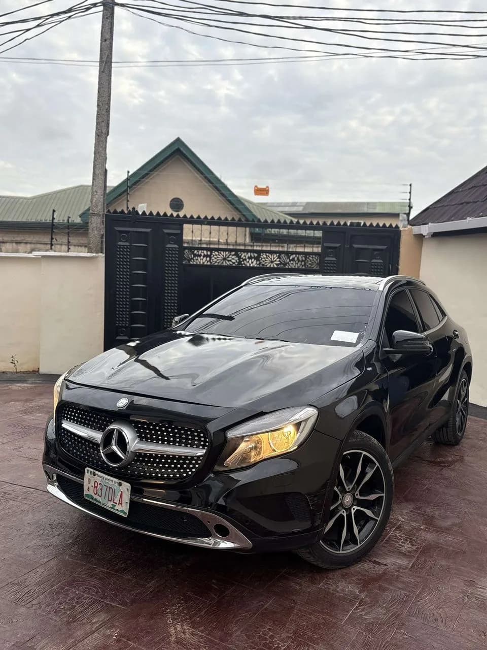 2017 Mercedes-Benz GLA250 — front